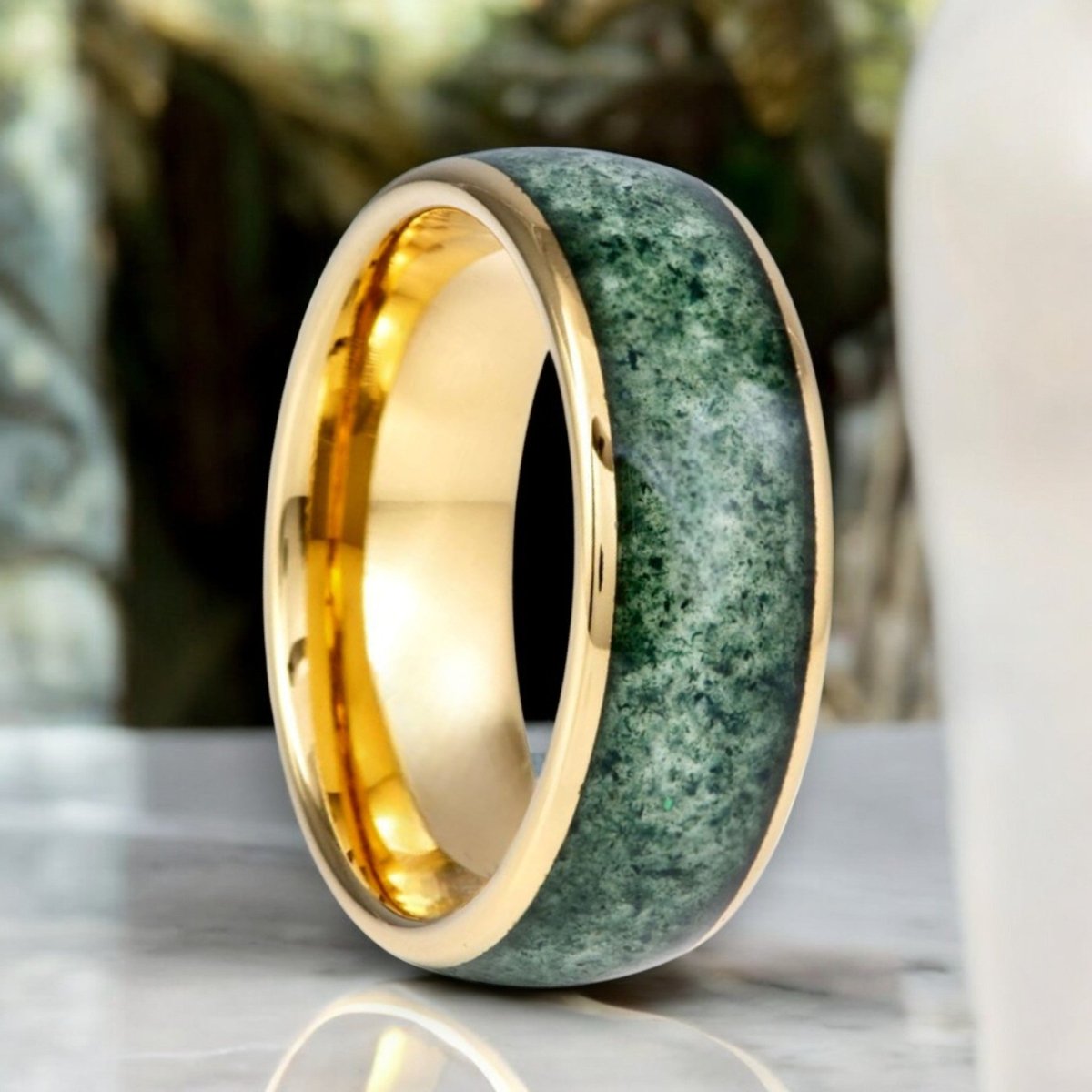 moosaire-gold-tungsten-ring-moss-agate-inlay-domed-rings-aydins-jewelry-740111 MOOSAIRE | Gold Tungsten Moss Agate Wedding Ring 8mm:圖片 1